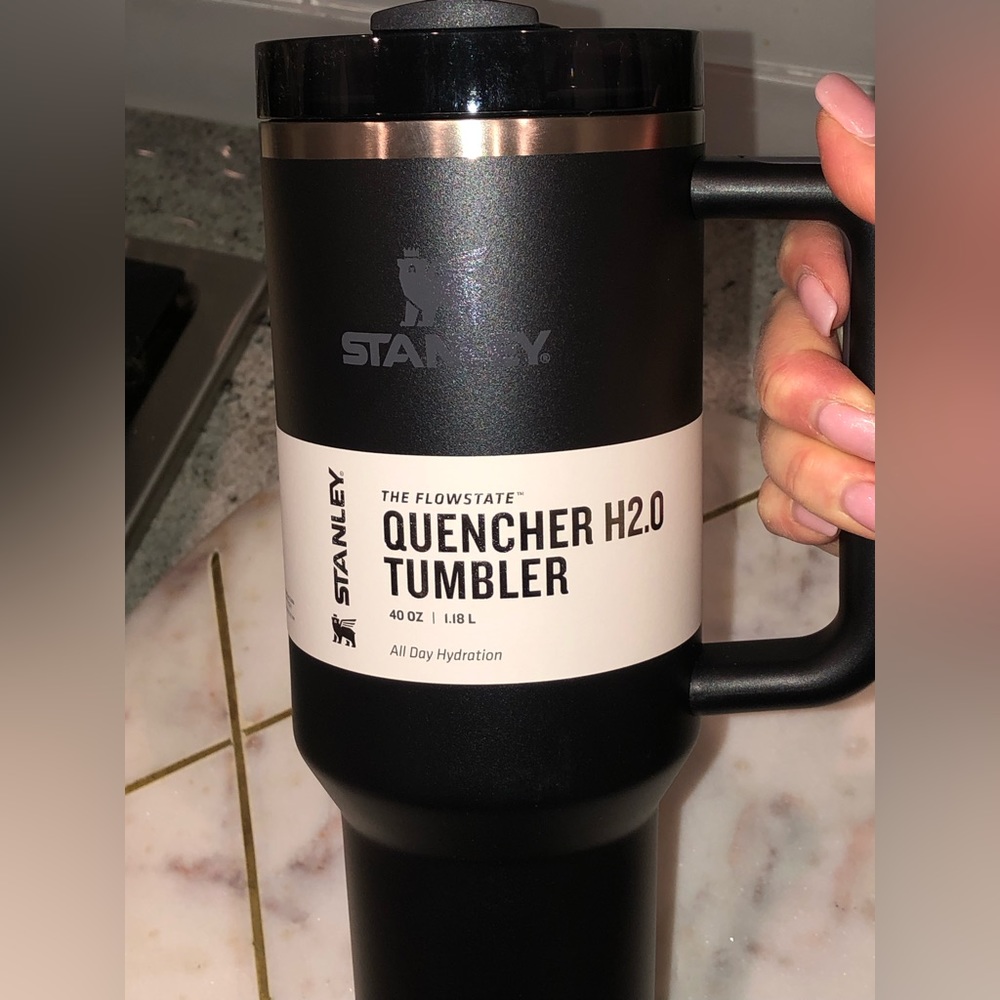 ✨NWT✨ Last One‼️Stanley Quencher H2.0 FlowState Tumbler 40oz (Black) - Picture 9 of 9